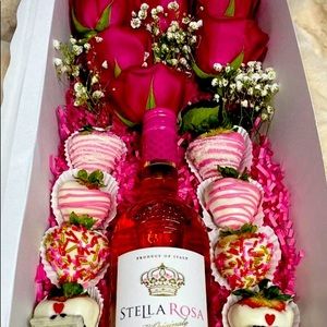 Mom’s Day Rose-chocolate covered strawberry boxes